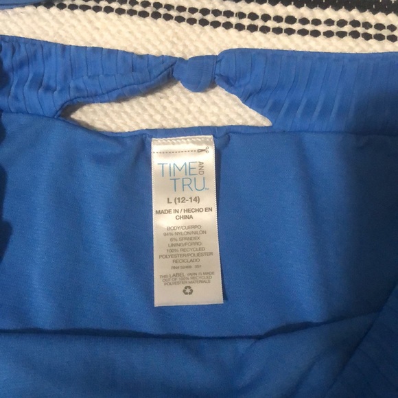 Bathingsuit set - Picture 7 of 9